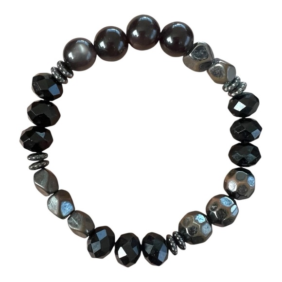 Elegant Black and Grey Beaded Bracelet - Picture 3 of 3